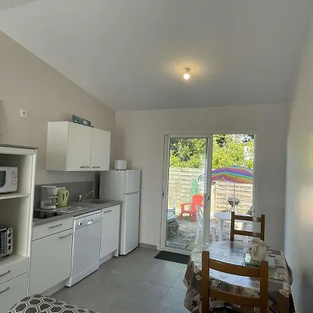 Petite Maison Neuve à 250m De La Avec Jardin Clos, Terrasse Et Parking - - Fr-1-224b-190 * L'Epine (Vendee)